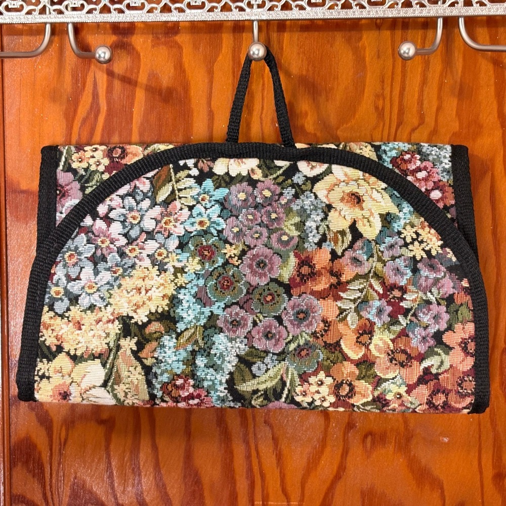 Unbranded Floral Tapestry Travel Organizer Womens OS Multicolor Vintage Bag